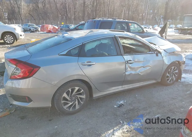 19XFC2F73JE020916: 44198212