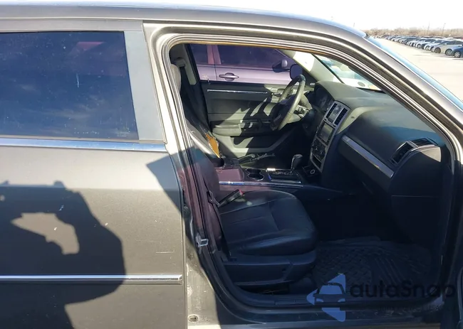 2C3KA53G98H103327: 44198316