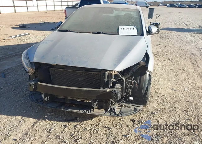 3KPF24AD9KE121228: 44199441