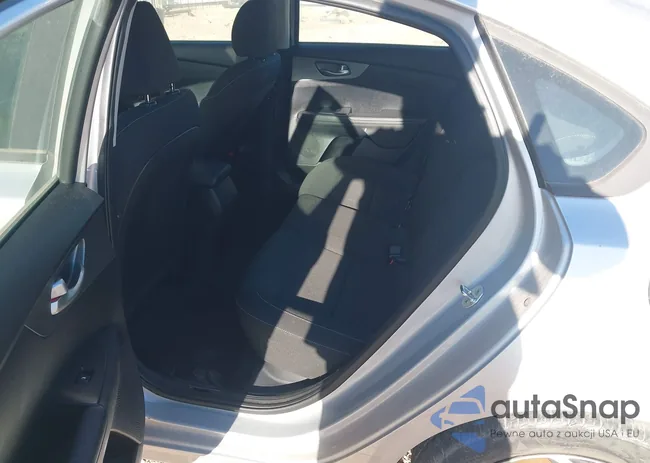 3KPF24AD9KE121228: 44199441