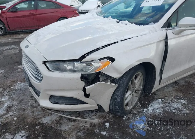 3FA6P0HD3FR230658: 44199537