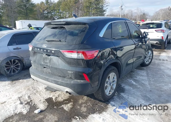 1FMCU9BZ4MUB05331: 44199982