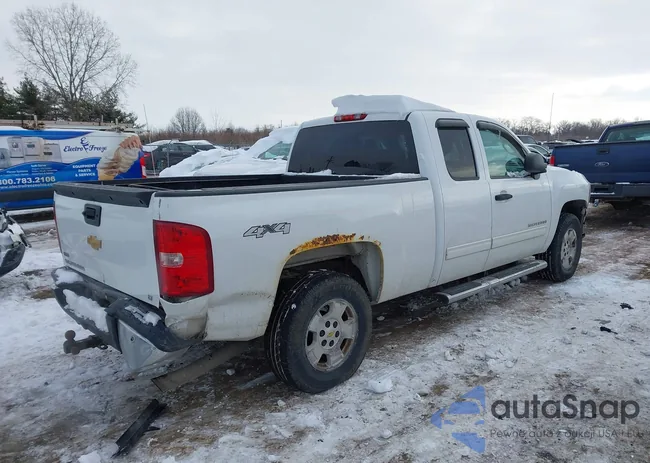 1GCVKSE29CZ183825: 44199122