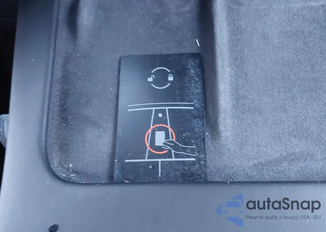 5YJYGDEE7MF131024: 44200409