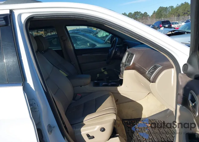 1C4RJECG7FC640031: 44200560