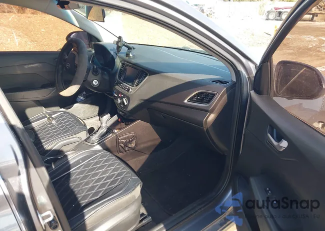 3KPC24A30JE026582: 44200587