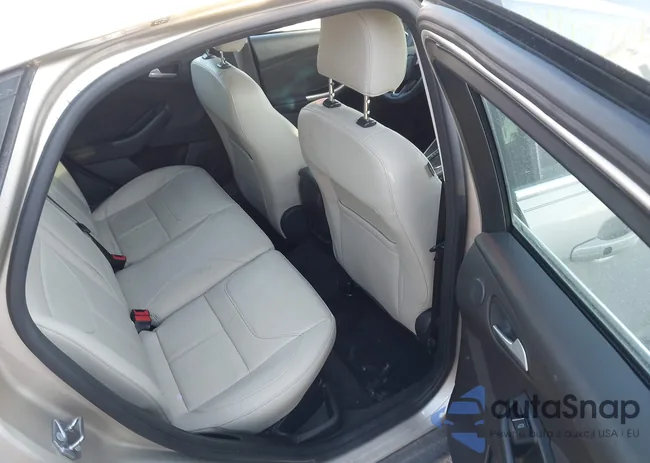 1FADP3N22HL252244: 44200630