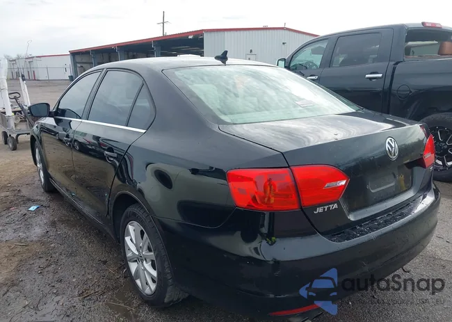 3VWD17AJXEM375247: 44200733