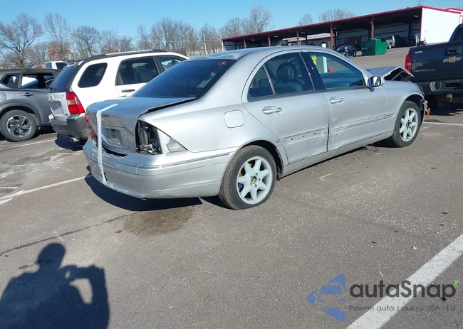 WDBRF61J14E018790: 44200824