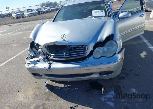 WDBRF61J14E018790: 44200824