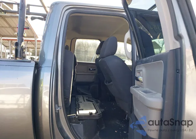 1D3HV18T49S743889: 44200939