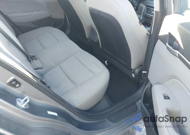 KMHD84LF3HU151738: 44200941