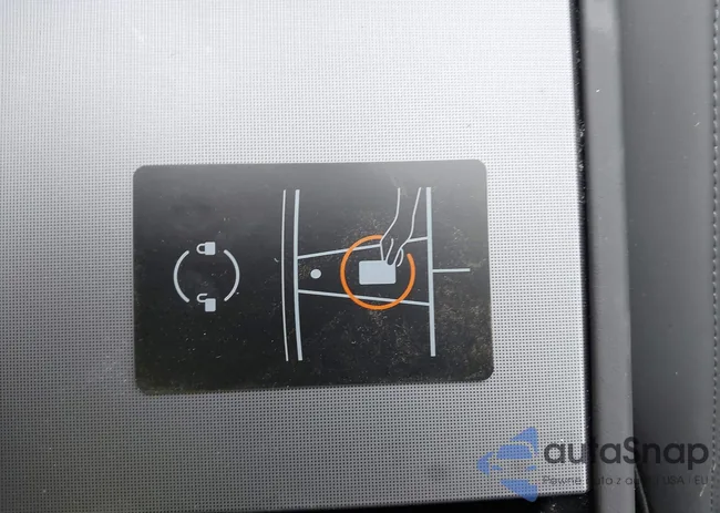 5YJ3E1EA6SF040352: 44200966