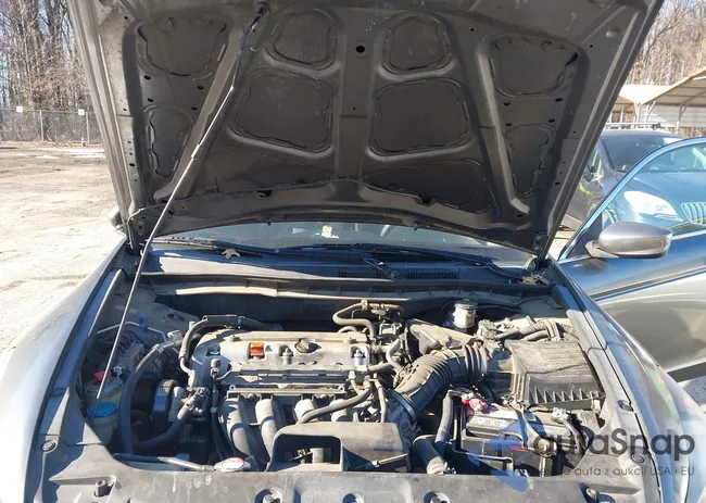 1HGCP2F32BA058776: 44200045