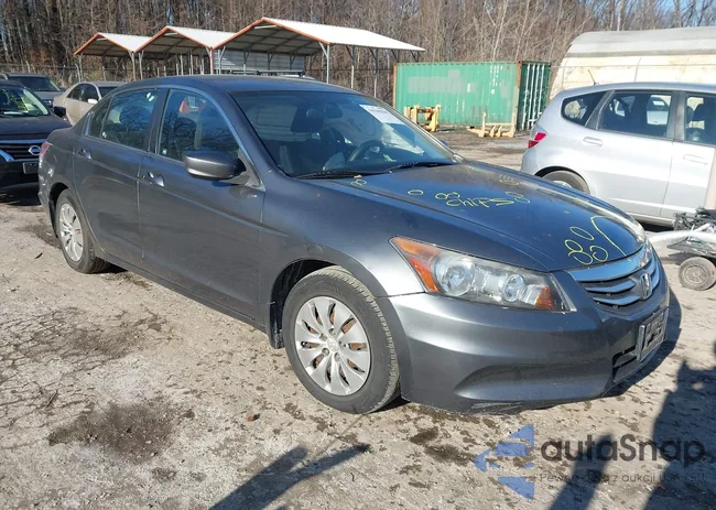 1HGCP2F32BA058776: 44200045