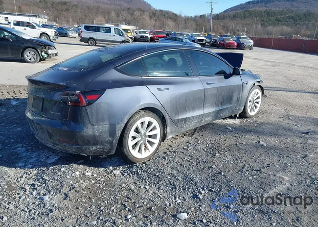 5YJ3E1EB9PF594422: 44201424