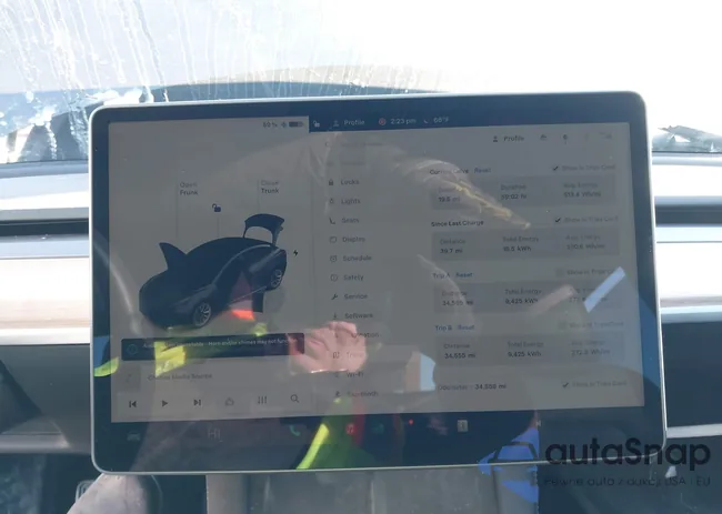 5YJ3E1EB9PF594422: 44201424