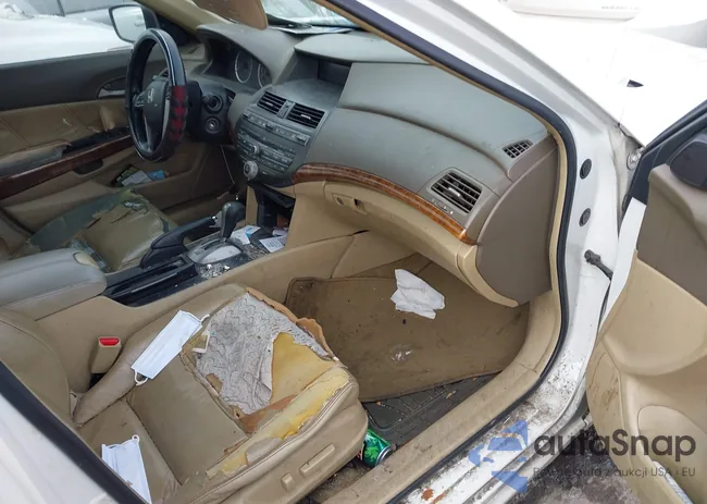 1HGCP36828A033628: 44201524