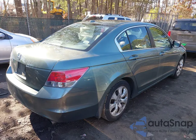 1HGCP2F82AA151002: 44201611