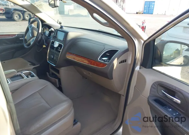 2C4RC1BGXER207149: 44201670