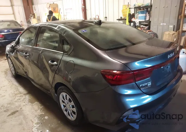 3KPF24AD4PE646737: 44201717