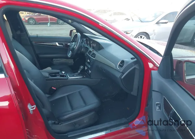 WDDGF4HB6EA955208: 44201839