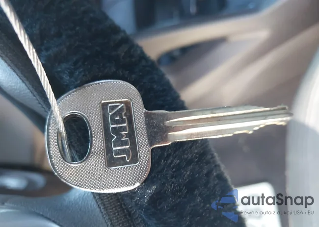 KM8JT3AB6BU273061: 44201923