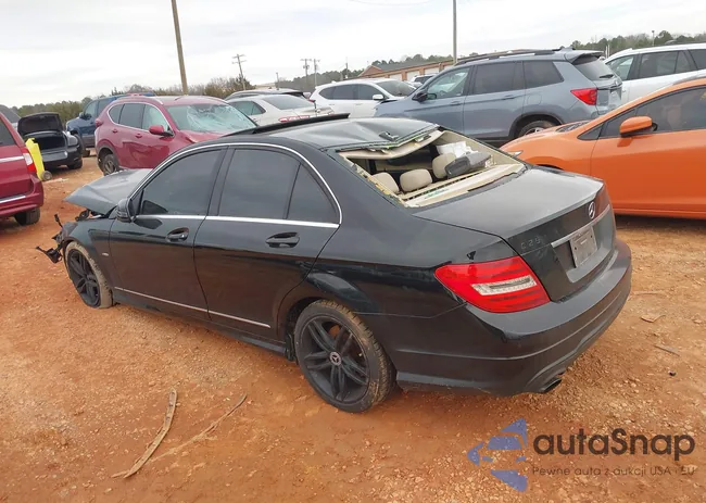 WDDGF4HB3CR216232: 44201097