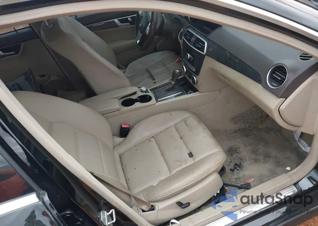 WDDGF4HB3CR216232: 44201097