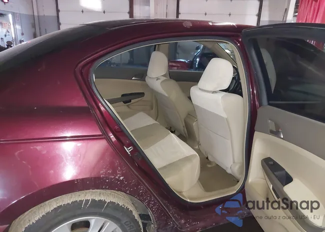 1HGCP26468A067630: 44201125