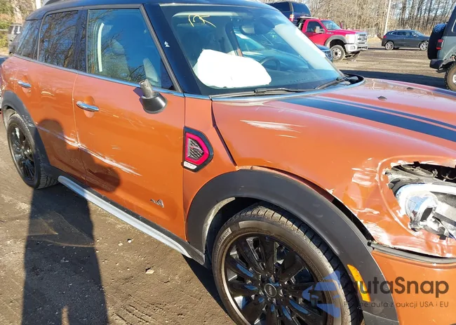 WMZYT5C37J3E61759: 44201281