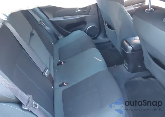 1G1PE5S99B7256908: 44201372