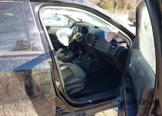 3C4NJDBB1JT479381: 44201375