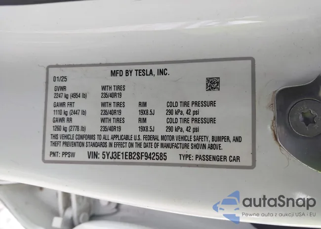 5YJ3E1EB2SF942585: 44202686