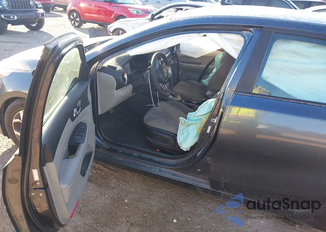 3KPF24AD7LE170025: 44202716