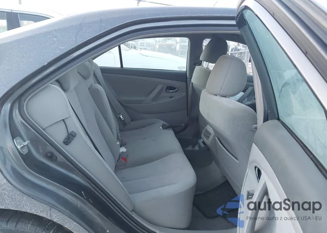 4T1BF3EK8BU679784: 44202748