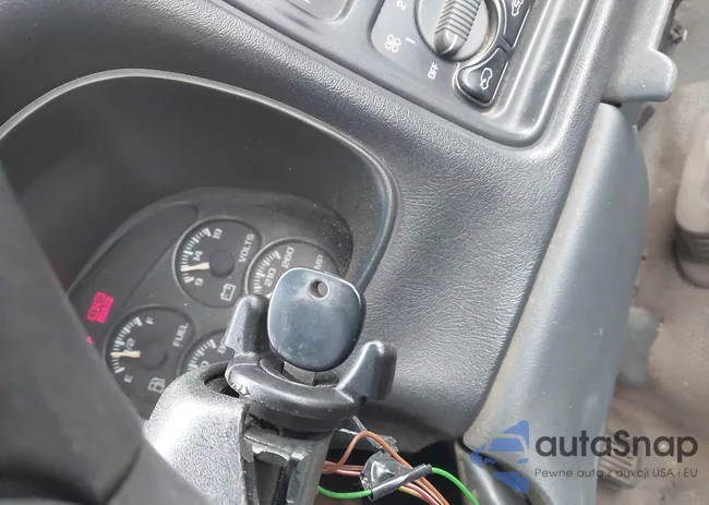 1GCEC14W3YE221107: 44202768