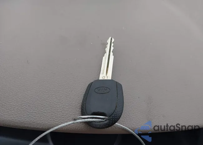 KNDJE723587534054: 44202853