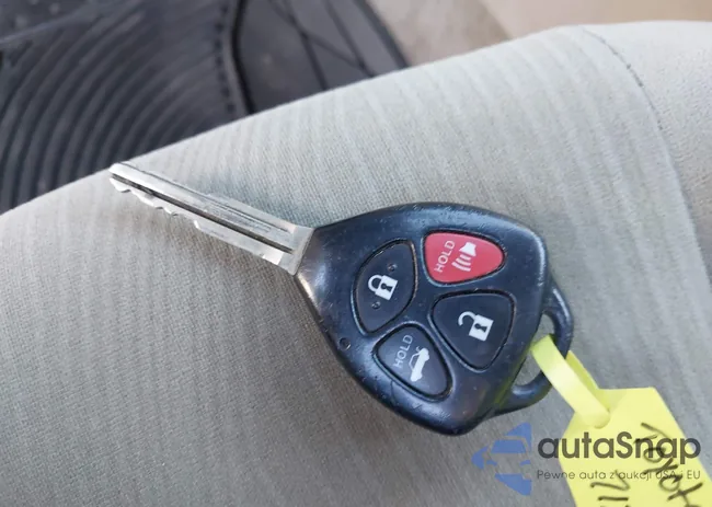 2T1BU4EE4BC717471: 44202016