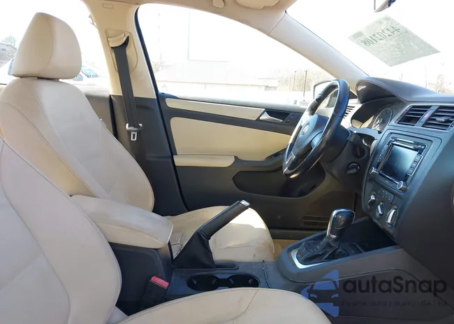 3VWDP7AJ7CM353119: 44202108