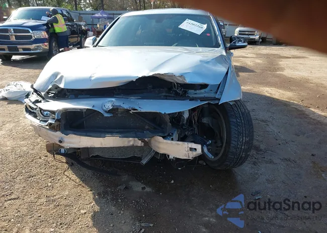 WBA8D9C37HA011162: 44202268