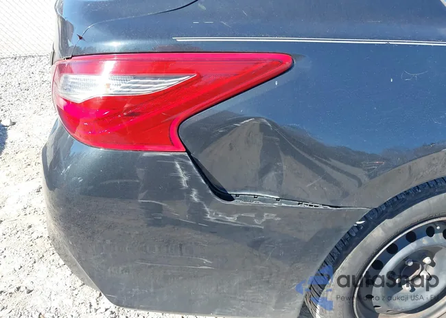 1N4AL3AP0JC119827: 44203492