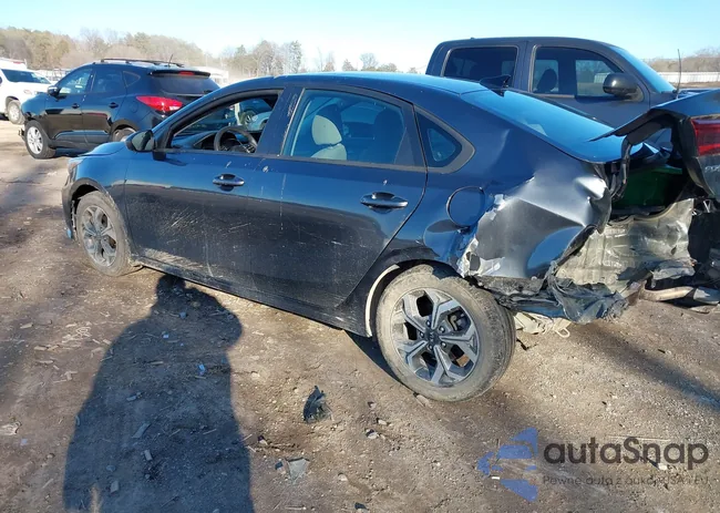 3KPF24AD4ME330623: 44203545