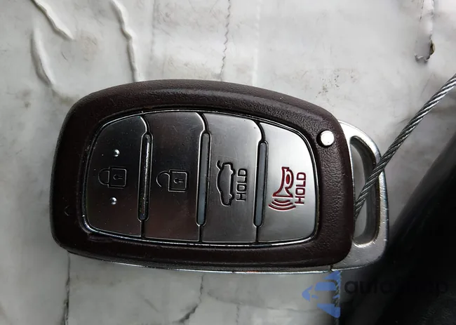 KMHD84LFXJU575651: 44203688