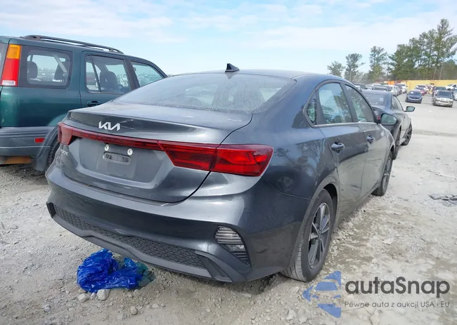 3KPF24AD9RE750031: 44203908