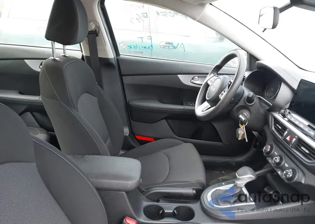 3KPF24AD9RE750031: 44203908