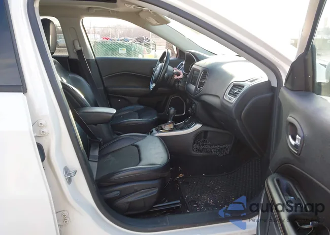 3C4NJDBB1LT251982: 44203920