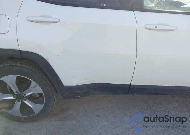 3C4NJDBB1LT251982: 44203920