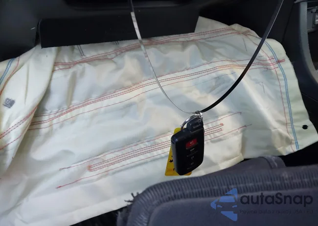 2T1BURHE0HC780116: 44203947