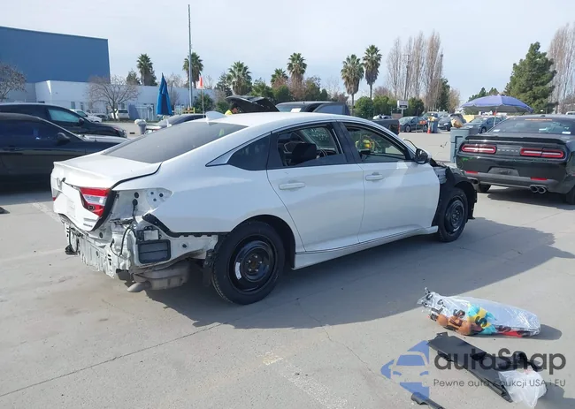 1HGCV3F50KA004034: 44203954